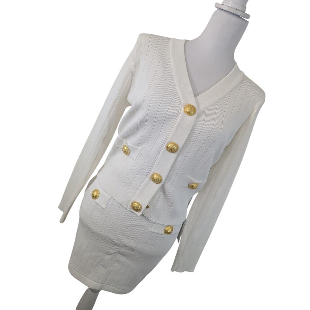 NWT! MISS ROSIER! EGGSHELL CREAM, GOLD BUTTON 2 PC SKIRT & TOP SUIT, SET! SZ M